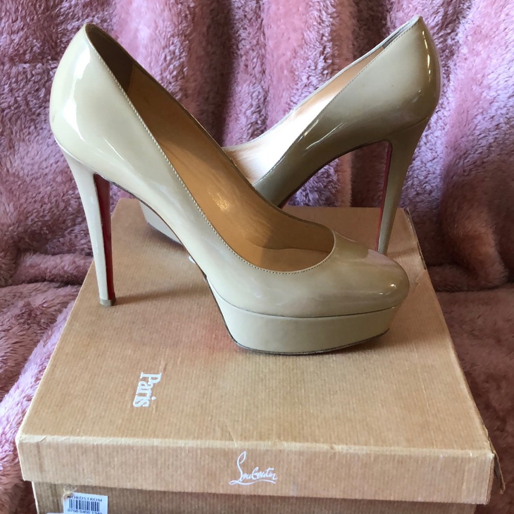 Christian Louboutin  Bianca size 39 beige